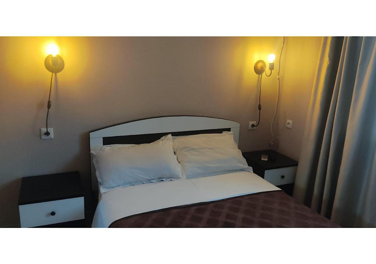 Hotel Lux Тбілісі Екстер'єр фото