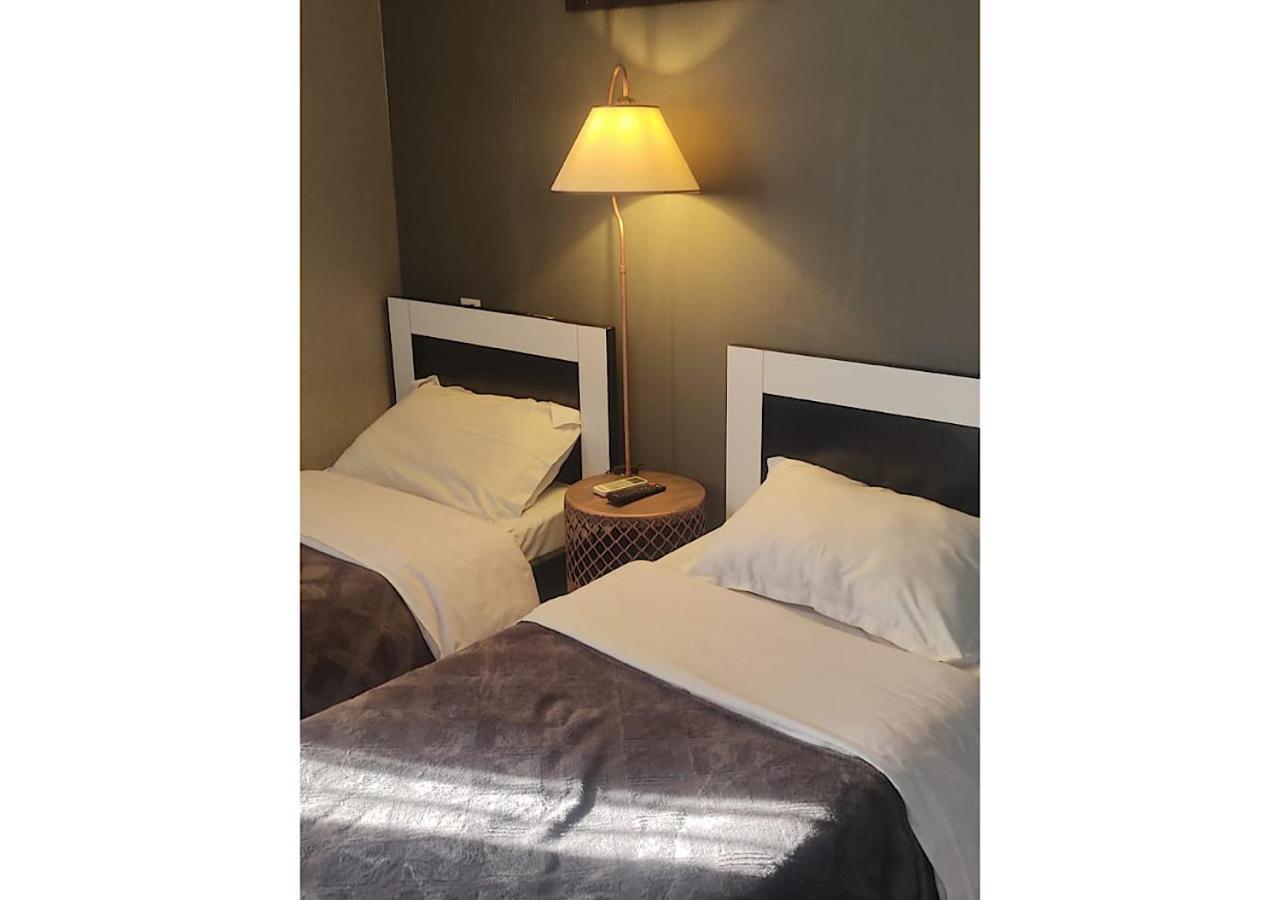 Hotel Lux Тбілісі Екстер'єр фото